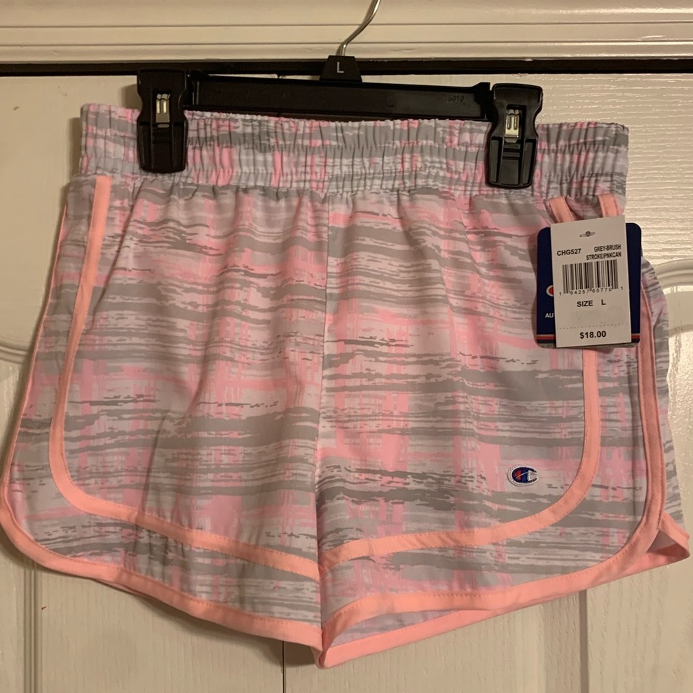 Girls brand new with tag Champion athletic shorts,large color pink, and gray😘💥🚨
